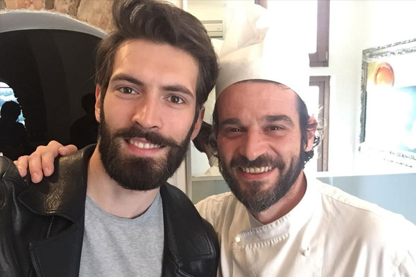 Ristorante Pepenero a San Miniato, selfie Chef Gilberto Rossi con ospiti Vip
